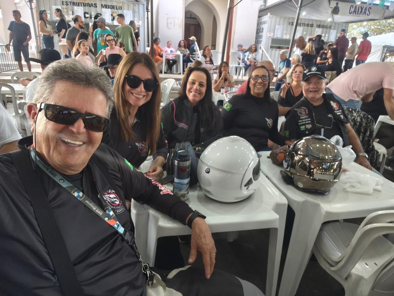 🌎 Nosso lugar é na estrada . . . 
“Nos vemos na estrada, sempre livre, sempre Lords”. 🎶🎶🎶
Lords Motorcycle Club.😀👍🏼👊🏼🏁. LORDS SUPPORT BR.🔝🏁 🇧🇷
 #senhoresdasestradas #lordsoftheroads #motociclistas #motorcycle #ridefree 

🏁🔥🌎 Our place is on the open road… Lords Motorcycle Club. 😀👍🏼👊🏼🏁